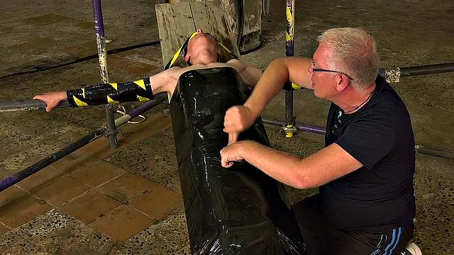 Венистого твинка выжали досуха - Джонни Полак и Себастьян Кейн