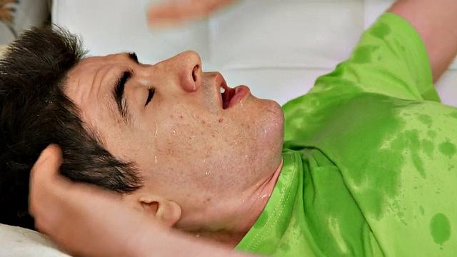 Squirting lady drilled in missionary in wet pussy