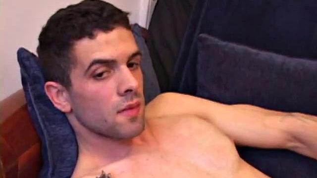 скейтер джесси дрочит свой член