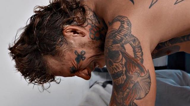 Athletic doctor fucks patient after medical check