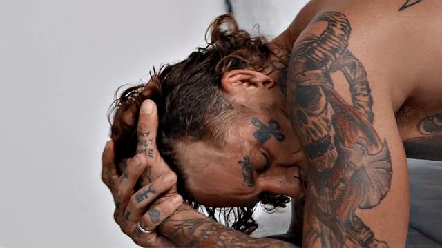 Athletic doctor fucks patient after medical check