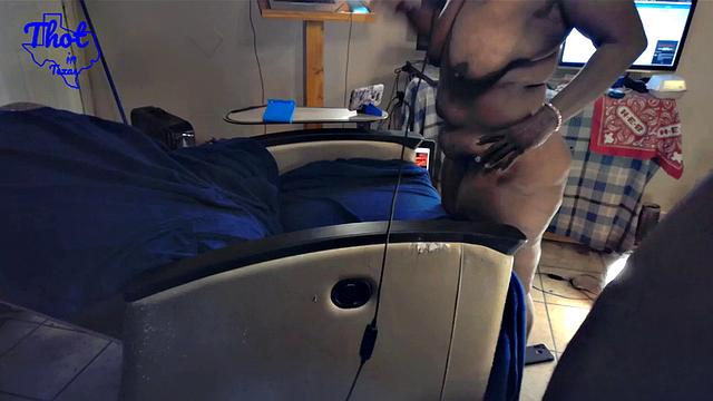 Mo BBW Pussy Fa Da Dude She Squirts backstage like a pro