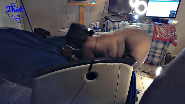 Mo BBW Pussy Fa Da Dude She Squirts backstage like a pro