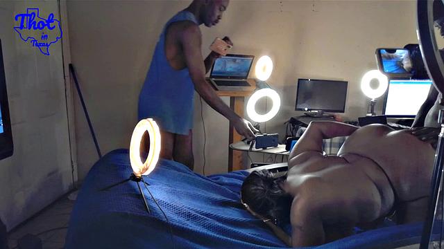 Mo BBW Pussy Fa Da Dude She Squirts backstage like a pro