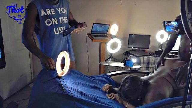 Mo BBW Pussy Fa Da Dude She Squirts backstage like a pro