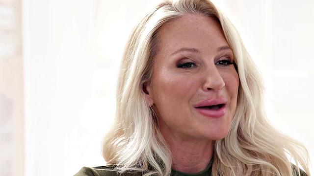 NURU MASSAGE - Foreign Student with His Nw Hot Canadian Roommate SPANISH SUBTITLES