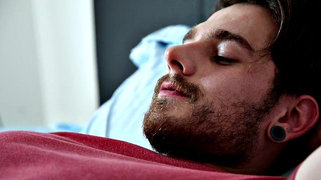 Smooth hunky amateur wanking in close-up for cumshot