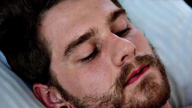 Smooth hunky amateur wanking in close-up for cumshot