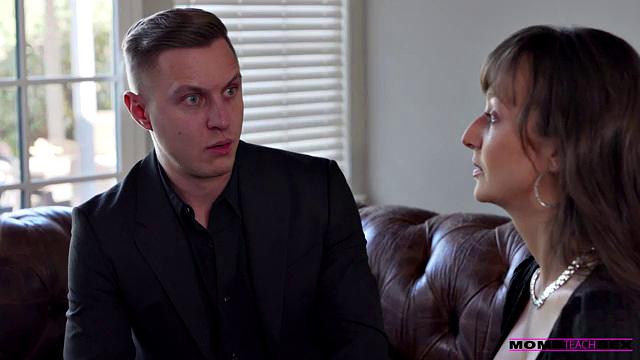 I Think My Stepmom Is Trying To Seduce Me - S17:E2