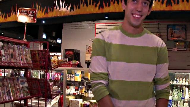 Gay baited straight fooled by lips