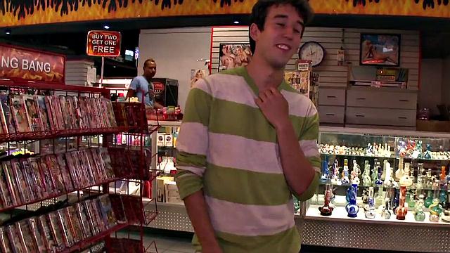 Gay baited straight fooled by lips