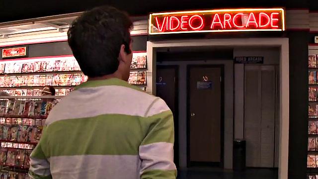 Gay baited straight fooled by lips