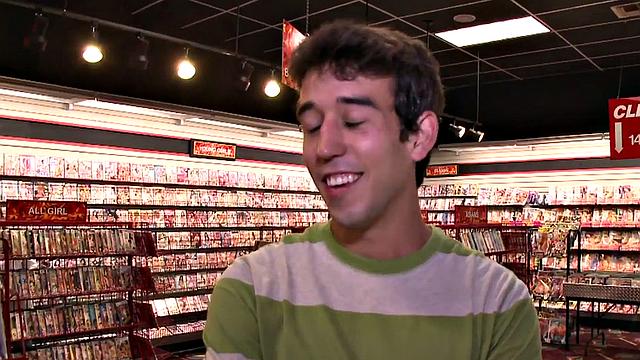 гетеро парень поддался мужским губам в глори холле