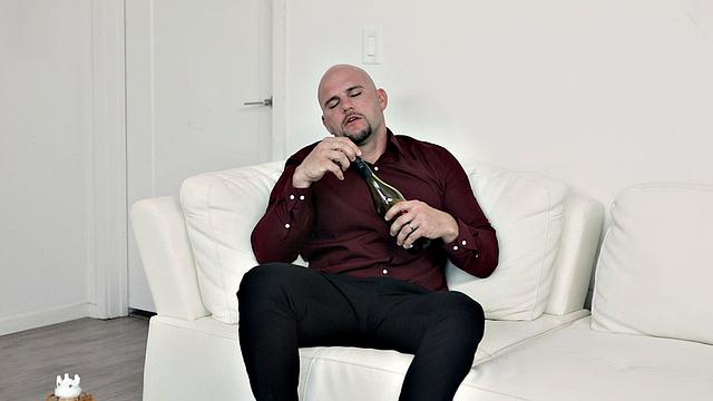 Скайлар Вокс устроила такую рождественскую раздачу, что Дед Мороз обзавидуется