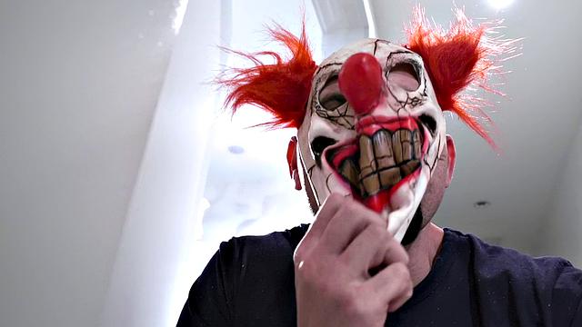 страстный тройничок на хэллоуин - всё выходит из-под контроля