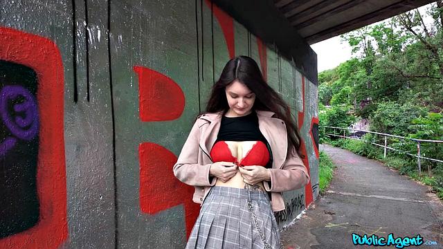 Student with Appetite for It