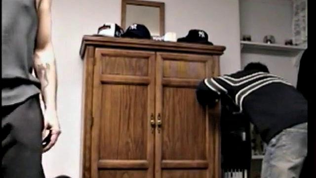 Гетеро Полли обнаружил, что мужские руки делают лучше, чем он думал - вот это поворот для гей-порно!