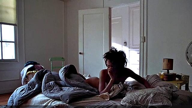 анджелина джоли проверяет, кто круче - девчонки или блокбастеры