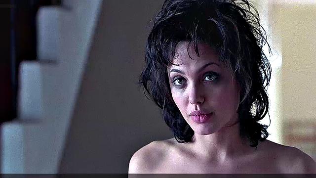 анджелина джоли проверяет, кто круче - девчонки или блокбастеры