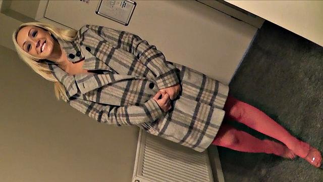 Freaky Blonde Amber Gives Lap Dance