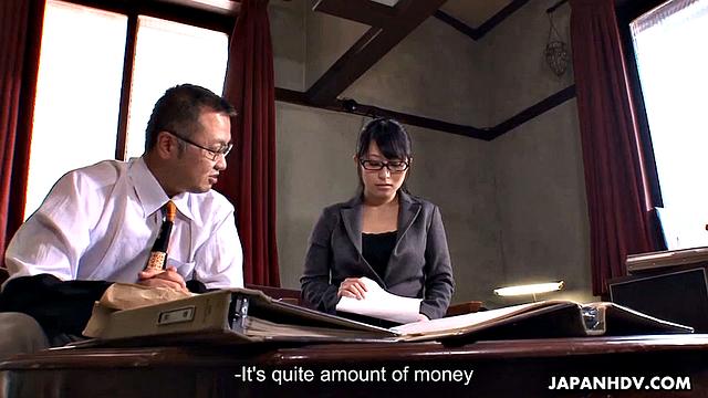 Nana Kunimi sucks old man's with joy