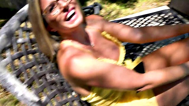 Mature Hotwife Invited