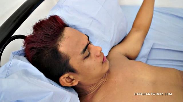 Horny bottom boy Danilo and bareback jockey Willy spend an afternoon of gay sex while they have the house to themselves. Willy rides Danilo's ass until he blows his load inside.