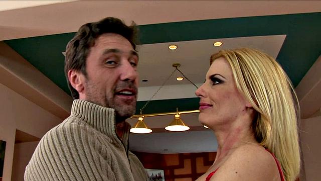 MILF Darryl Hanah Gets Cock in Ass