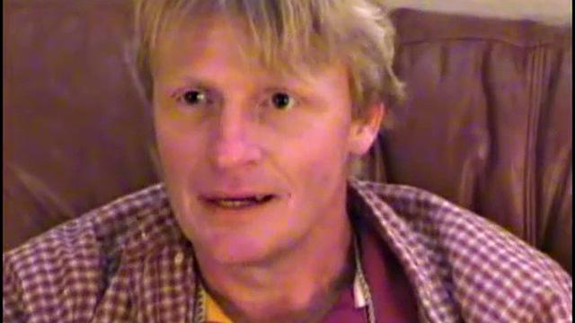 Джеймс дрочит взрослому работяге до мощного оргазма