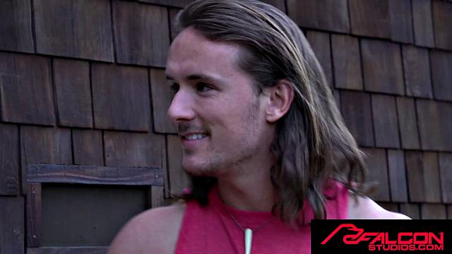 колтон рис жестко долбит азиатского красавчика у камина