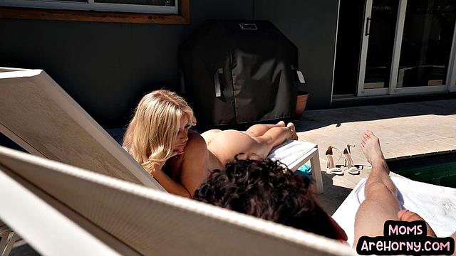 Cockhungry MILF pussyfucked by stud