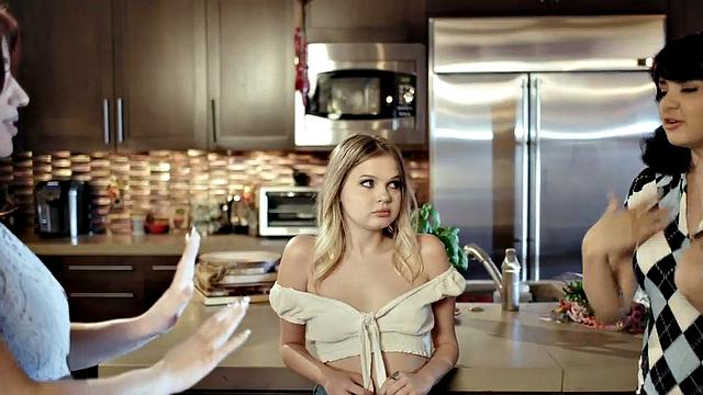 Dyke bae seduces lesbian BFF sluts in threesome sex