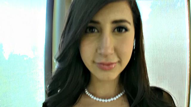 Curvy Latin babe gives in to temptation and gives a sloppy blowjob in doggystyle