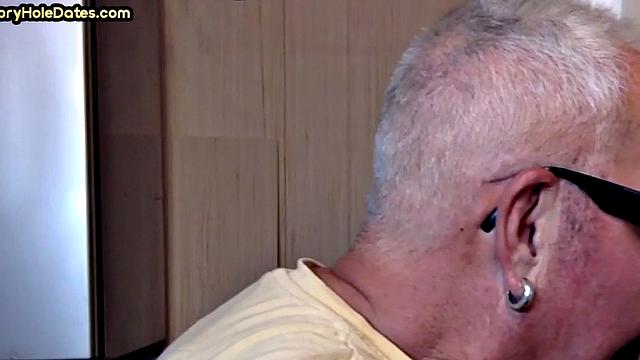 Gloryhole amateur deepthroating big cock