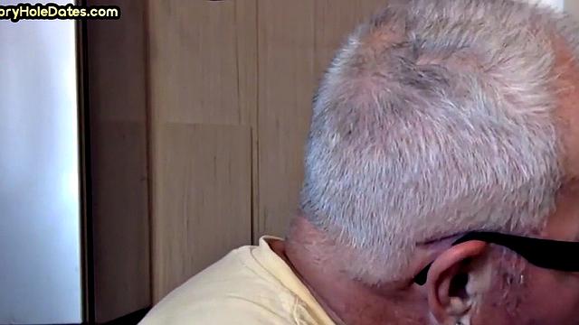 Gloryhole amateur deepthroating big cock