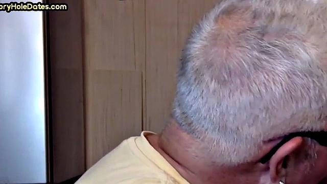 Gloryhole amateur deepthroating big cock