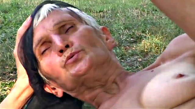 Passionate sex with experienced granny: pleasure without limits