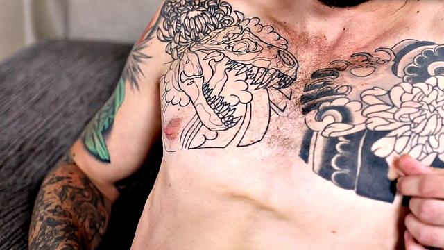 Amateur otter strokes his hairy dong in close-up action