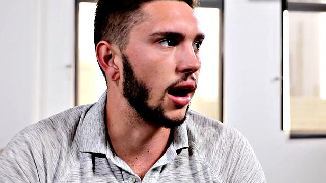 Amateur otter strokes his hairy dong in close-up action