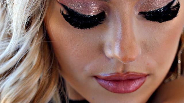 Anna Claire Clouds Takes A Mouthful Of Cum