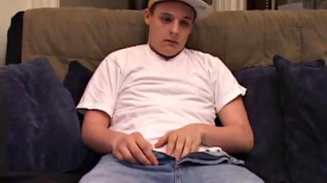 Right after another uneventful date, with the new girl he's seeing, Gunner takes things in his own hands. Gunner enjoys a little self time and then indulges his craving for someone else's touch.