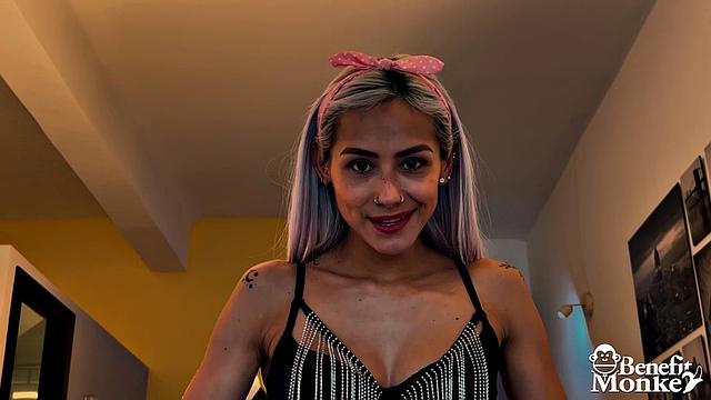 Veronica Leal: Explosive Oral