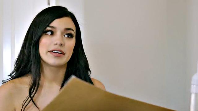 Busty WAM babe pussyfucked on massage by her client