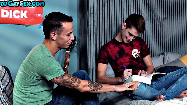 College twinks bareback each other after studying