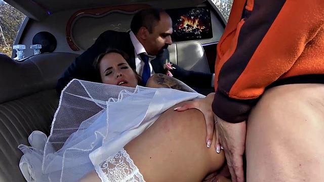 VIP4K. Random passerby scores bride in the wedding limo