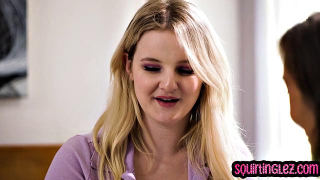 Squirting Asian babe pussyfingered