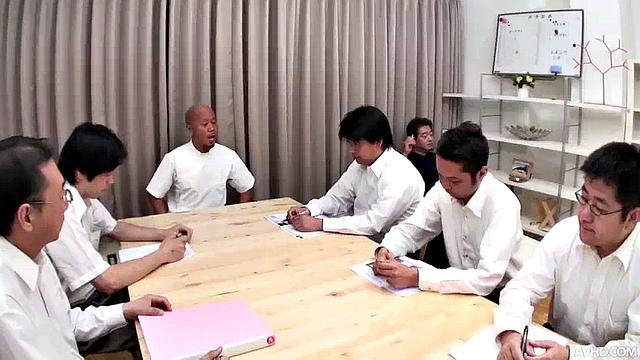 新作バイブの開発会議でブッカケ！