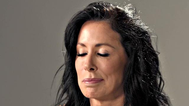 MOMMY'S GIRL - Gorgeous MILF Reagan Foxx Shows How She Masturbates!