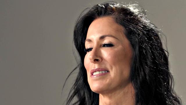 MOMMY'S GIRL - Gorgeous MILF Reagan Foxx Shows How She Masturbates!