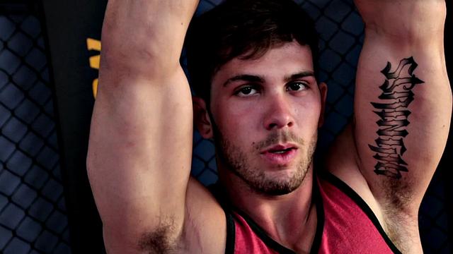 Sixpack stud shows ass and masturbates in locker room